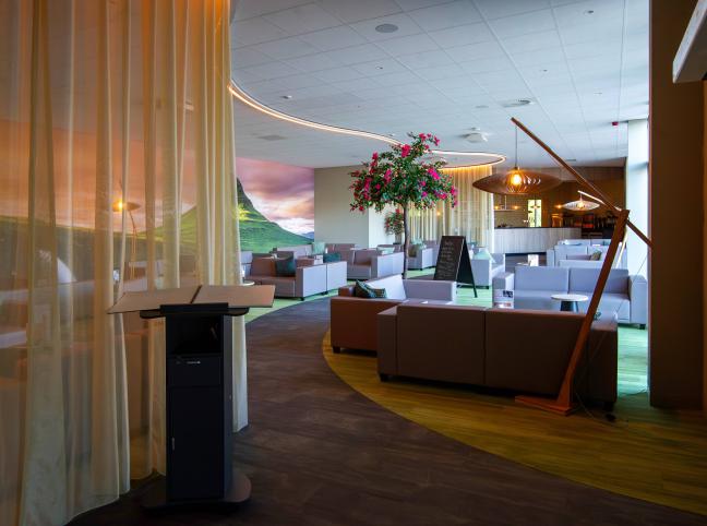 Restaurant/Lounge